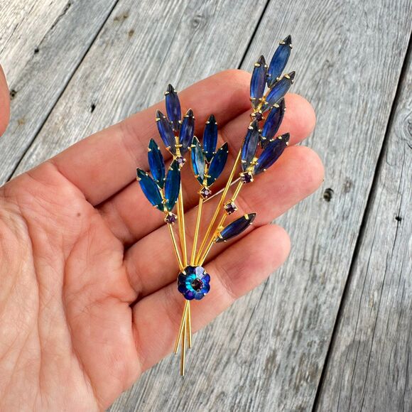 Vintage Jewelry D&E Juliana Rivoli Rhinestone Flower Brooch